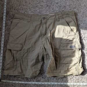 Wrangler Men's Olive Cargo Shorts